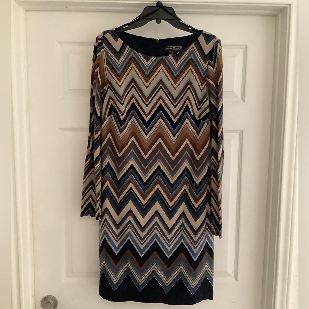 Jessica Howard Chevron zigzag,midi dress.